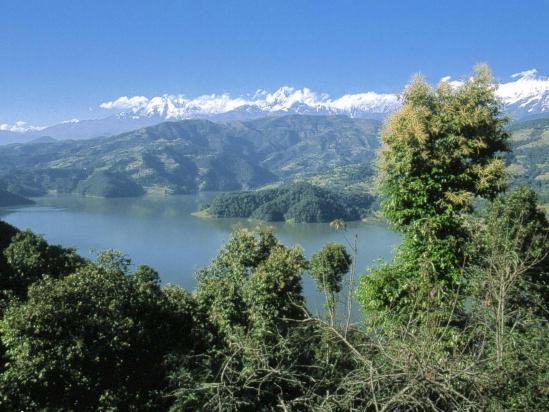 Begnas tal et la chaîne de l'Annapurna