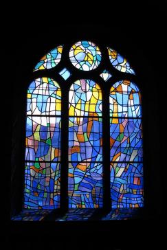 Pontarlier (les vitraux d'Alfred Mannessier ornent l'église Saint-Bénigne)