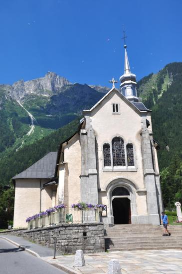 L'église de Chamonix et le Brévent