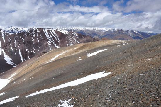 La montée au Surichun La : un belvédère de choix sur les montagnes de la Great Himalayan Range