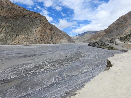 On a retrouvé la Kali Gandaki. Juste 40mn de poussière...