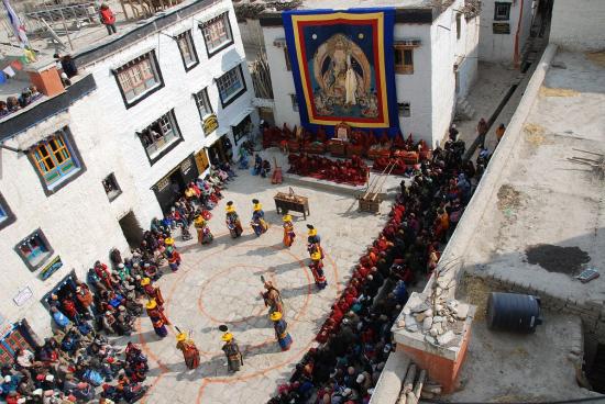 Tiji festival (source www.mountainsoftravelphotos.com)