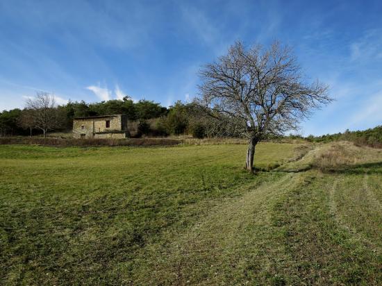 La bâtisse sous le col de l'Armurier