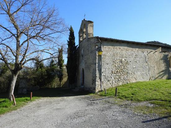 L'Eglise de Véronne au sein du vallon du Riousset