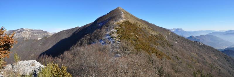 Le Bec Pointu vu du sentier entre le col Bernard et le Pré des Chaux