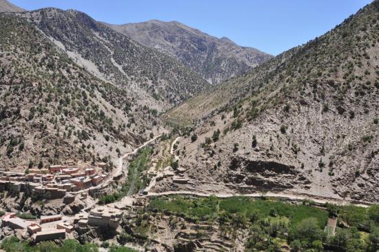 Sur le chemin de Tannamert, vue plongeante sur Souq Sebt Aghbar