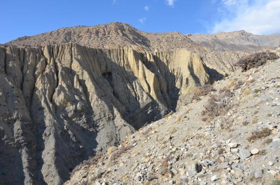 Sur la moraine face à Kog