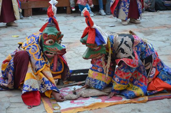 Scène de Tiji à Lo Monthang