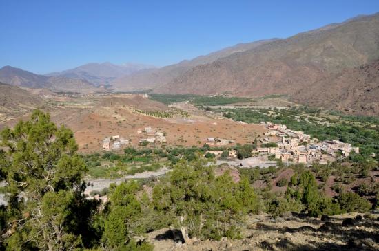 Ijoukak et la vallée du Nfis (l'Igdet au fond)