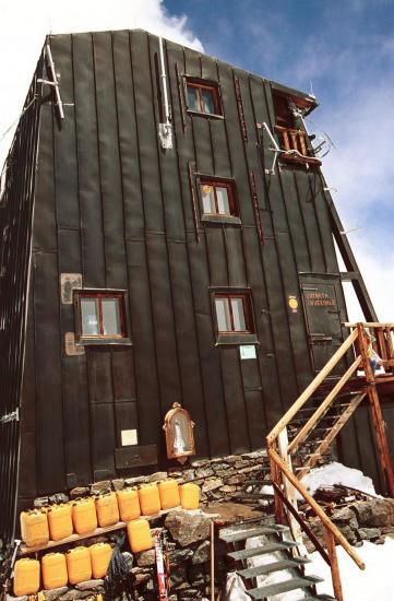 La cabane Margherita, le plus haut refuge des Alpes