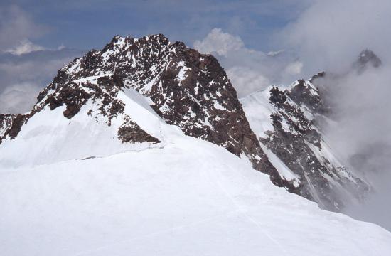 Deux des sommets du Mont-Rose (Zumstein et Dufour) et derrière le départ du couloir Marinelli