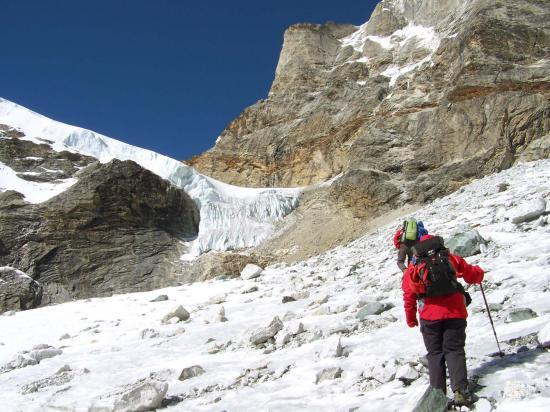 Montée au Tesi Lapsa depuis Ngole