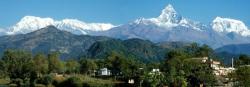 L’Annapurna I,  le Machhapuchhre et l’Annapurna III vus de Pokhara