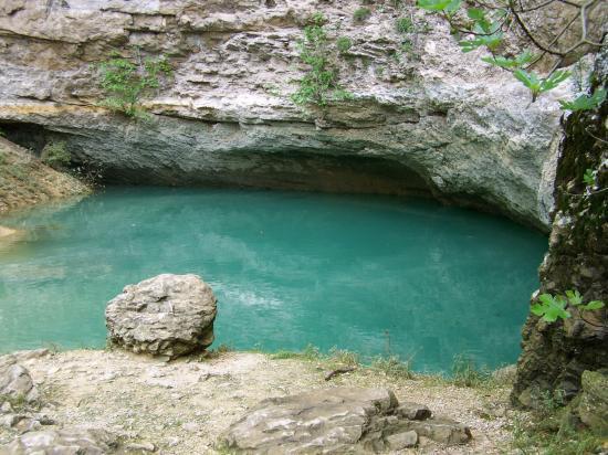 La résurgence de la Fontaine-de-Vaucluse