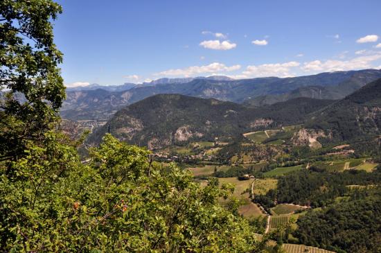 Le pays d'Espenel depuis le contournement des Rochers de Cresta