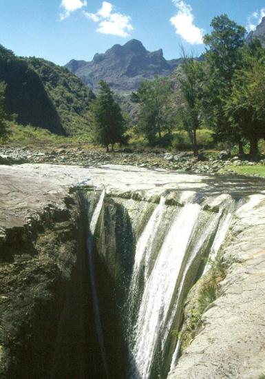 La cascade de Trois Roches (cirque de Mafate)