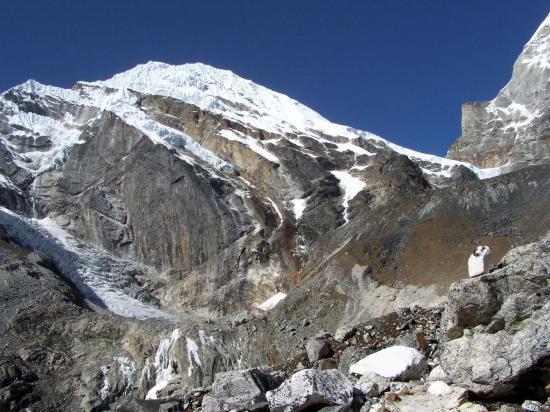 A Ngole, sous le Parchamo et le Tesi Lapsa