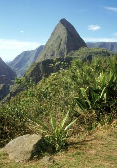 Le piton des Cabris (cirque de Mafate)