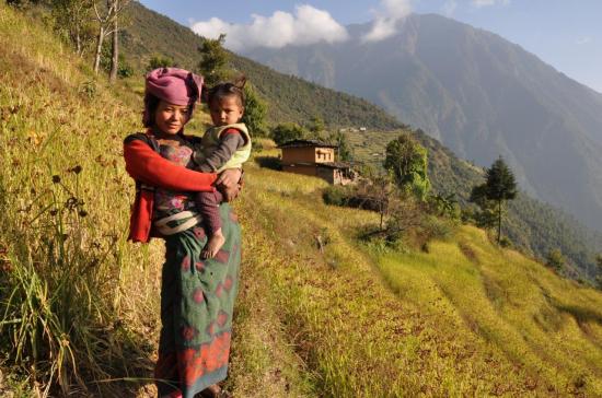 Rencontre dans la montée de Jagat à Tasinam