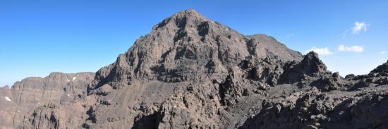 Vue sur l'Afella depuis l'itinéraire de descente de l'Akioud