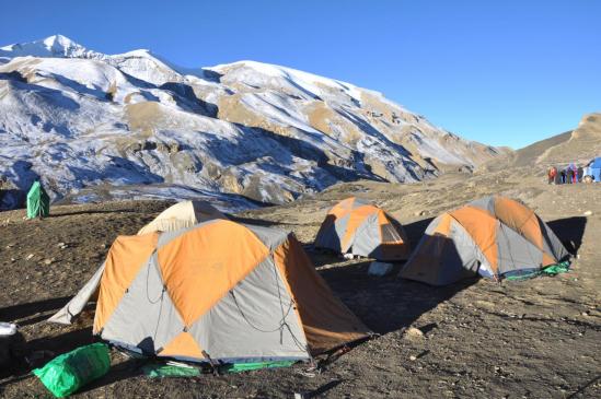 Espace de camping au niveau des lacs de Damodar kunda