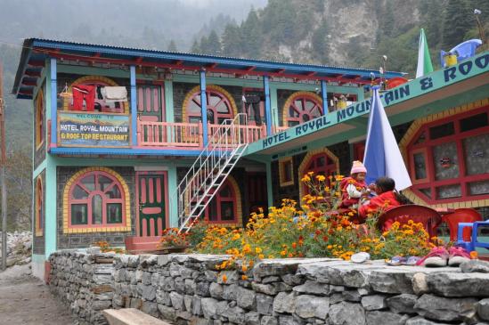 Entre Timang et Dharapani, un lodge plutôt bling-bling sur le tour des Annapurna