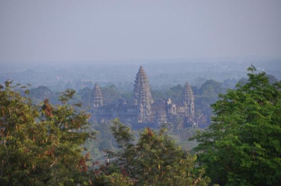 Angkor Vat (vue depuis le Phnom Bakend)