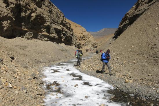 Descente du canyon entre Thanti et la Dhechyang khola