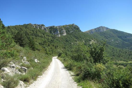 La crête de la Servelle vue depuis la piste