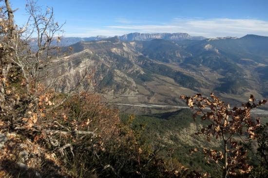 Pendant la montée, panorama sur les balcons SW du Vercors (Glandasse)