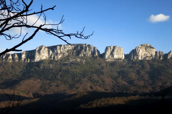 Les falaises de la Montagne de l'Epenet