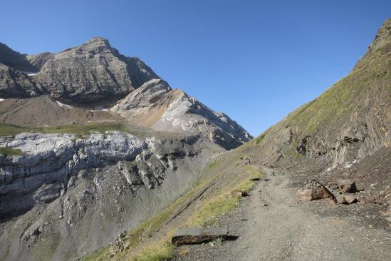 Sur la piste entre le Col des Tentes et le Port de Boucharo