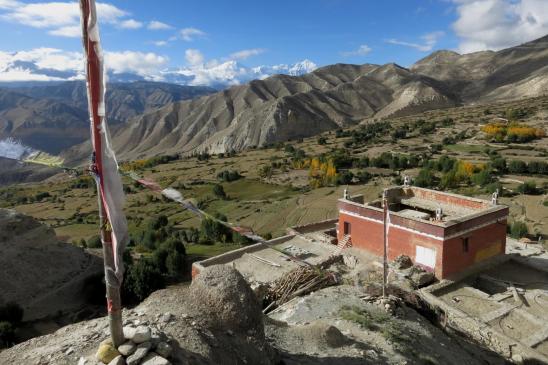 Les champs de Ghilling vus depuis le vieux gonpa