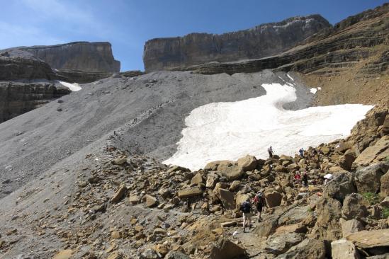 La Brèche de Roland vue depuis la terrasse du refuge