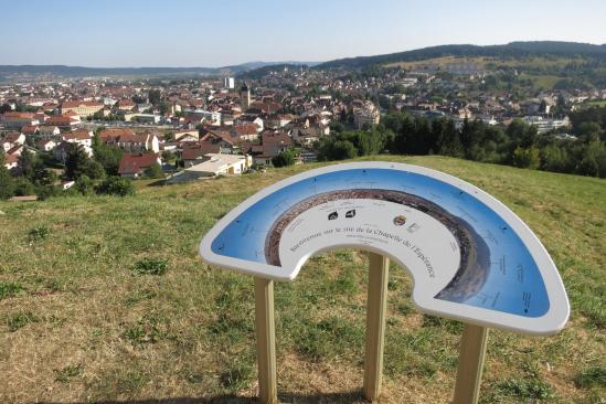 Depuis ND de l'Espérance, on domine la cité de Pontarlier