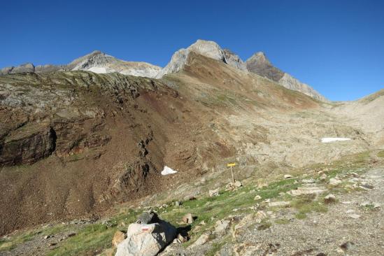 La face E du Vignemale (le glacier d'Ossoue est dans le creux)