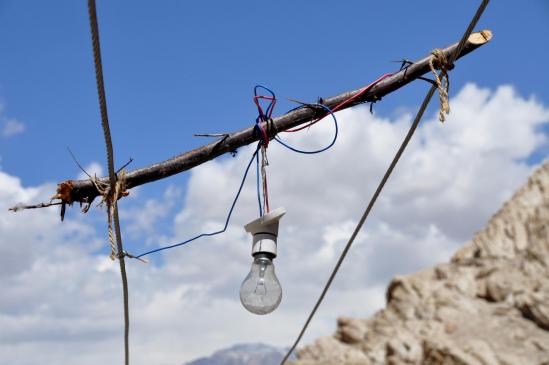 Installation d'éclairage public au Ladakh