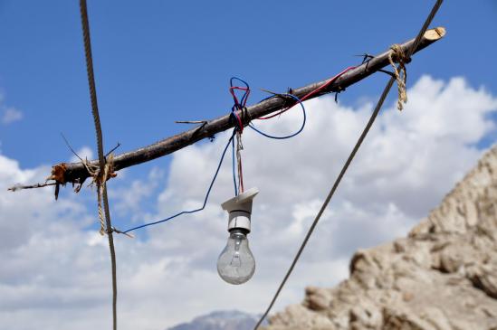 Installation d'éclairage public au Ladakh