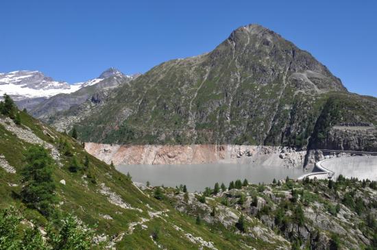 Le lac d'Emosson vu depuis le col du Passet