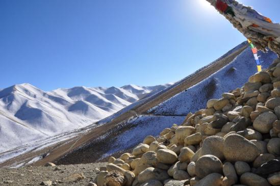 Paysage d'hiver ? Non, juste la première neige d'automne sur l'arrière-pays de Ghemi