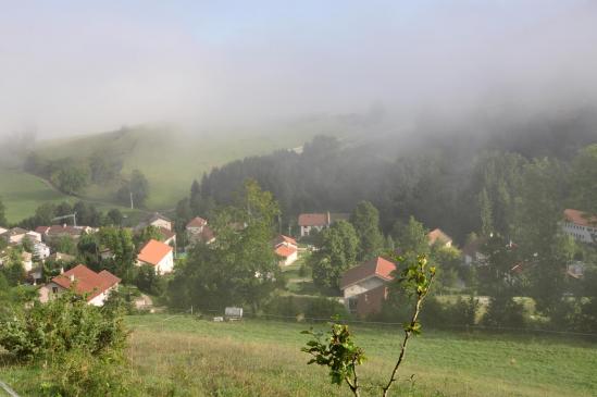 Côté Drôme encore, le village de Tourtre au petit matin...