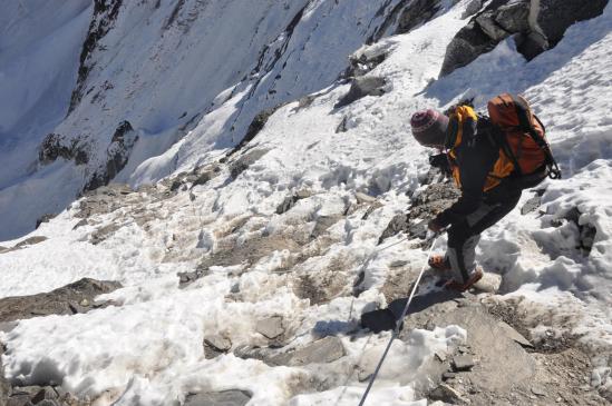 Descente face N de l'Amphu Labsa