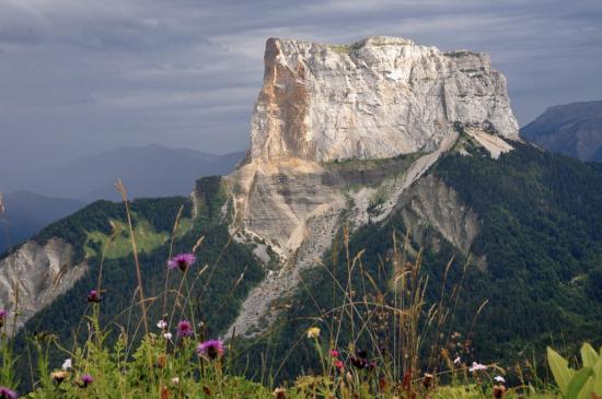 Avis de mauvais temps sur le Mont-Aiguille