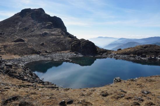 Sur le chemin de Kamo, passage au lac morainique