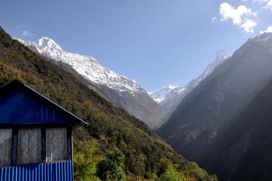 A partir de Sinuwa on entre dans la haute vallée de la Modi khola