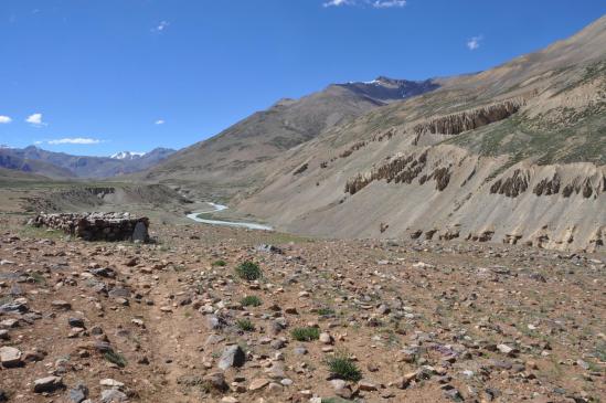 Sur les plateaux morainiques en RD de la Lingti Chu