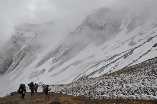 Sur l'itinéraire de substitution entre le Khampa camp et la vallée de la Narsing khola