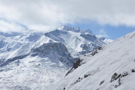 Depuis le Kog La, panorama sur les montagnes du Teri himal