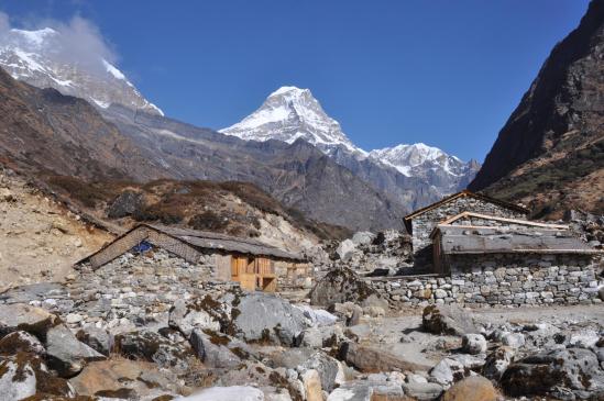 Depuis Saure (Hinku khola), vue sur le Kyashar