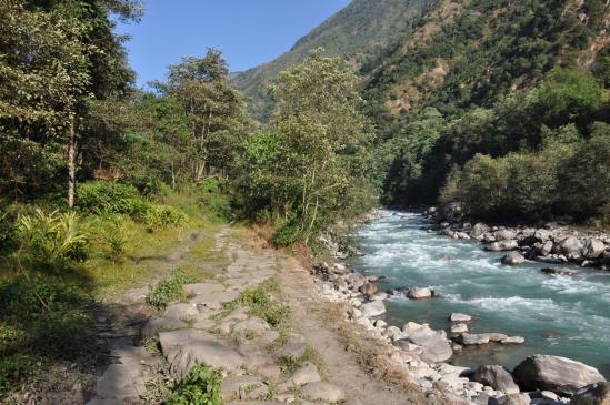 Le long de la Tamur khola juste avant d'arriver à Tapletok